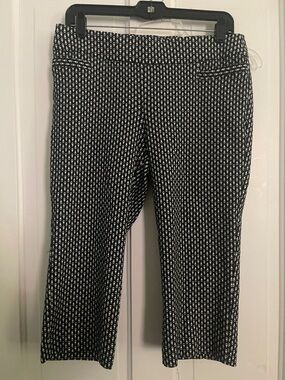 Briggs New York Black and White Patterned Bermuda Shorts